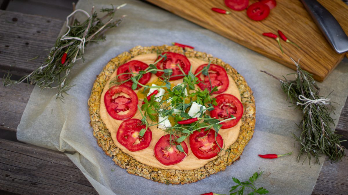 Falafel pizza