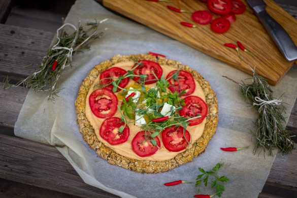 Falafel pizza